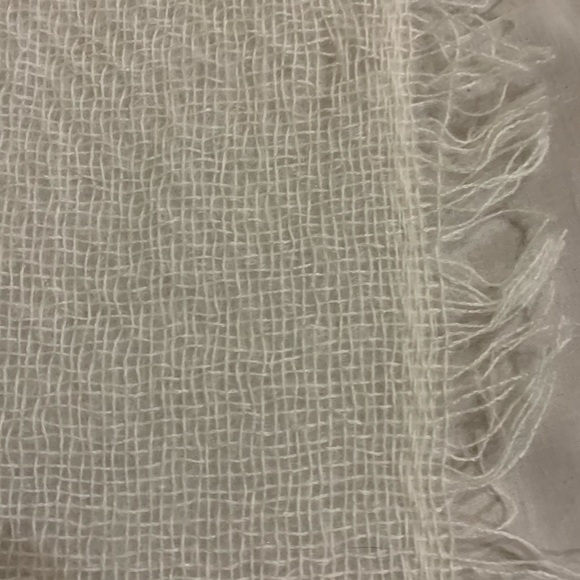 Vintage “EATON” Brand 100% Polyester Shawl in Off White-48” x 48” - Picture 8 of 12